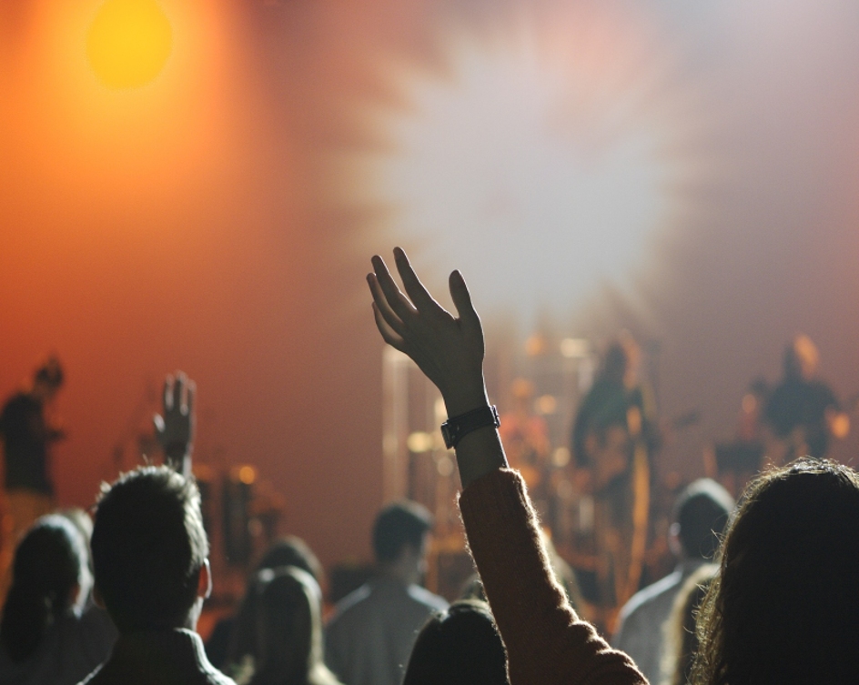 5 důvodů, proč je skvělé jít sama na koncert